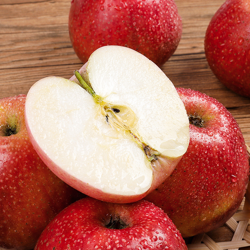 Red Qinguan Apple Red Qinguan Apple