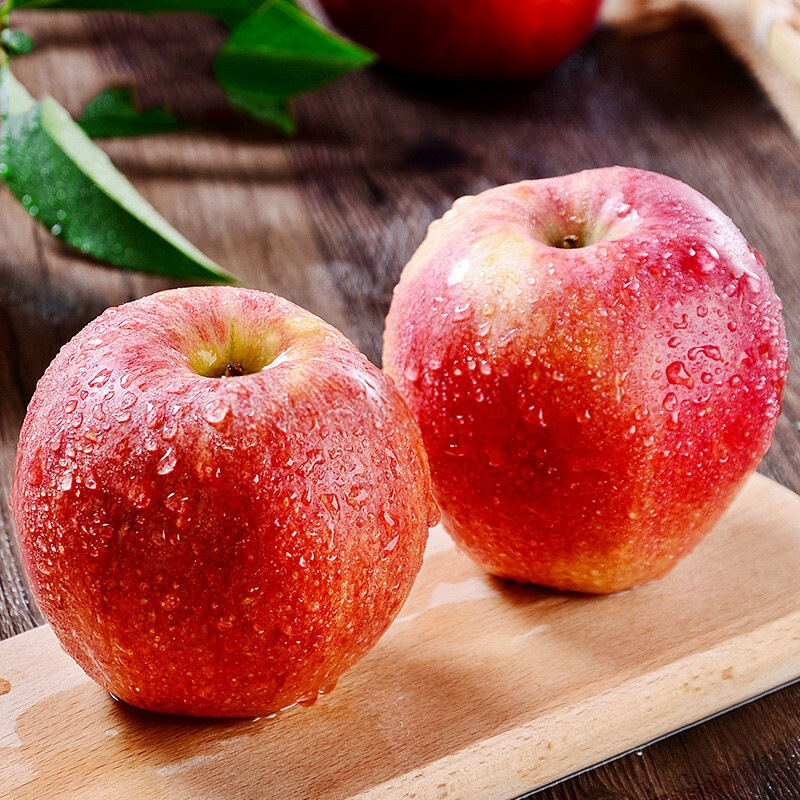 Red Qinguan Apple Red Qinguan Apple