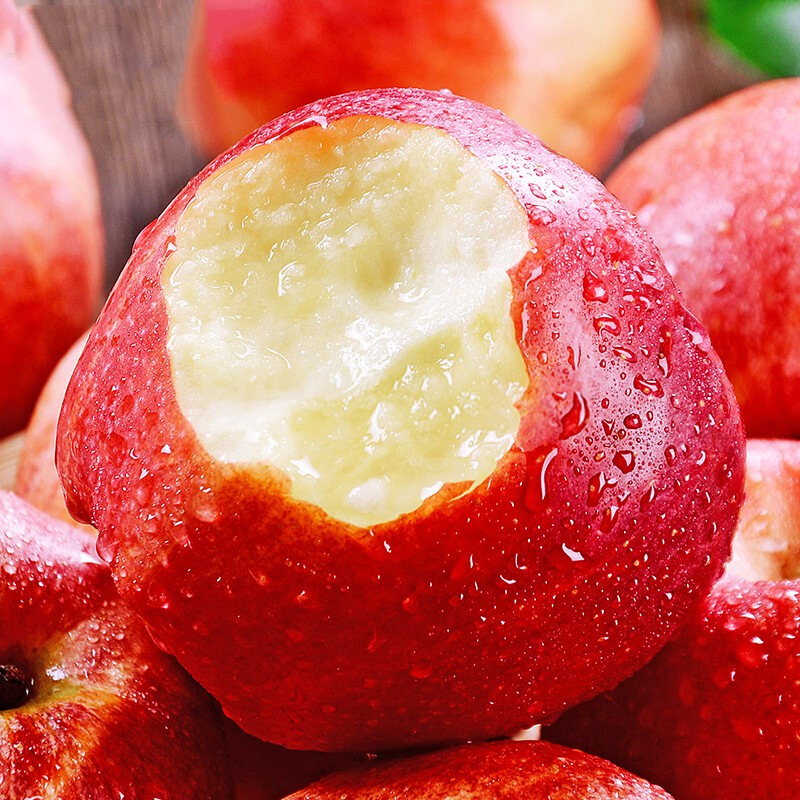Red Qinguan Apple Red Qinguan Apple